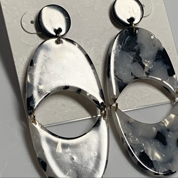 ANNA & AVA Black & White POST EARRINGS! - Picture 7 of 11